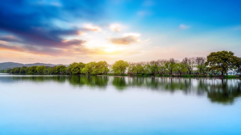 Lake with penninsula campground