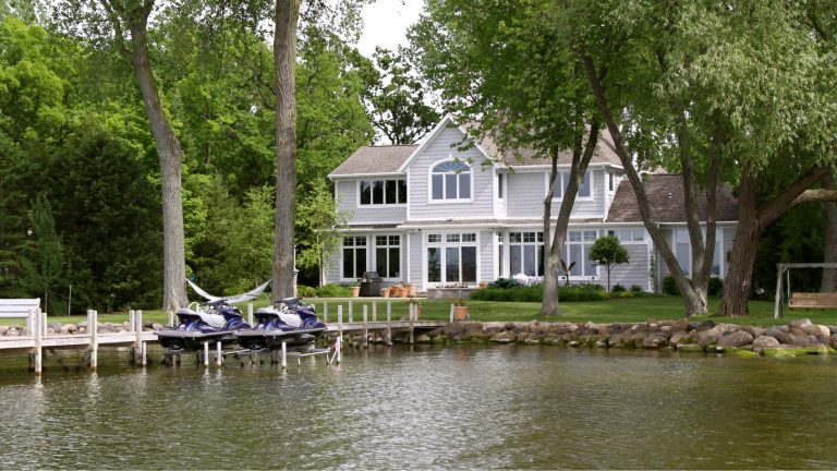 Lakehouse Rentals Book Up Fast