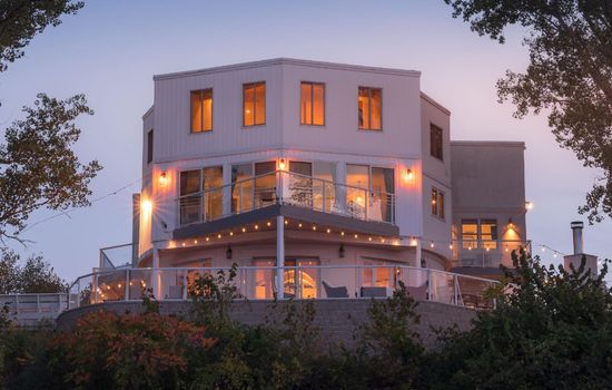 Beachfront Villa, Skyline view, Hot Tub, Smarthome