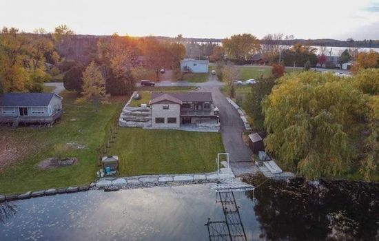 Chemong Lake Cottage w/ Private Boat Launch