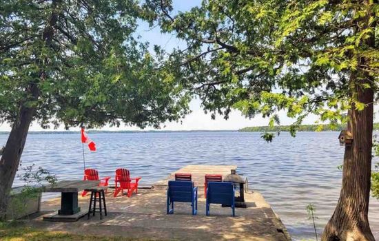 Rustic Pines Waterfront Cottage *CLEAR WATER*