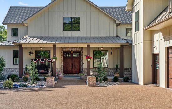 Ultra Luxe Home in Eureka Springs