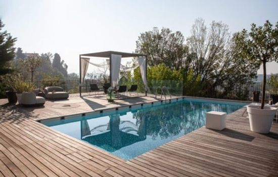 Peaceful Stay Among the Vines