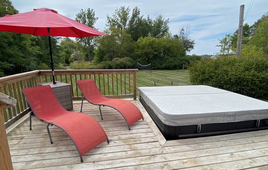 Private Beach, Hot Tub, A Vacay to Remember!